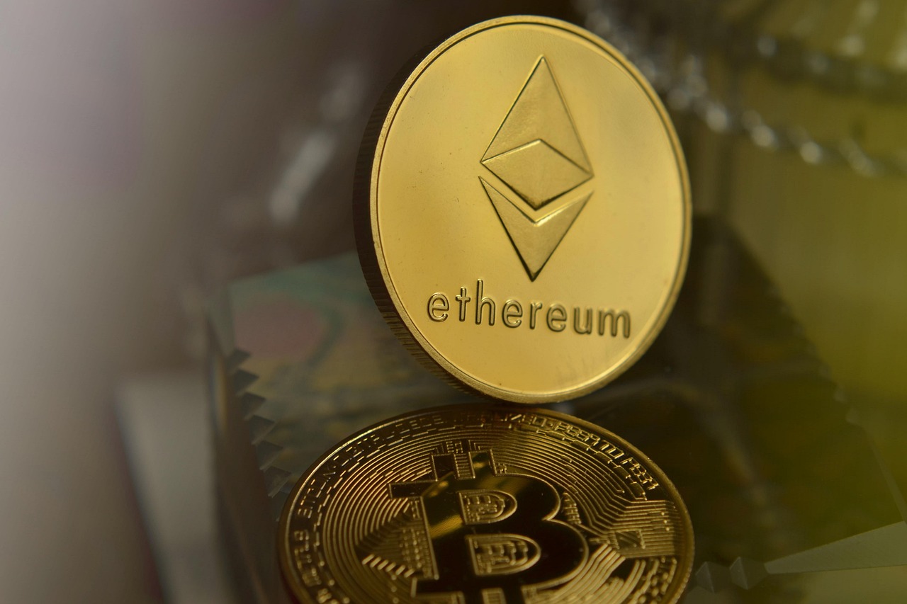 马斯克回归特斯拉、减少DOGE工作！TSLA与狗狗币双双暴涨